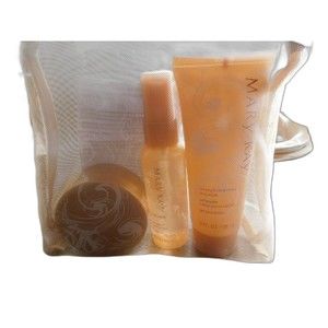 MARY KAY CREAMY FROSTED VANILLA BODY BUTTER W/ SHEA BUTTER WASH MIST GIFT SET